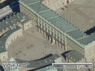 See the Royal Palace in Bird's eye view